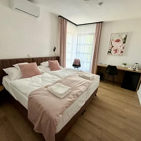 Zsindelyes Vendeghaz 3* Hajdúszoboszló