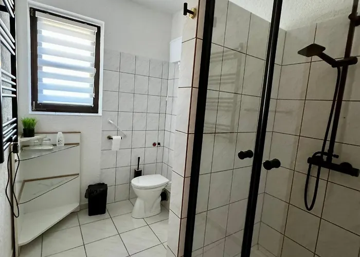 Konukevi Zsindelyes Vendeghaz 3*